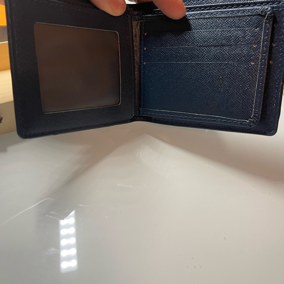 Louis Vuitton men’s wallet - Picture 6 of 11